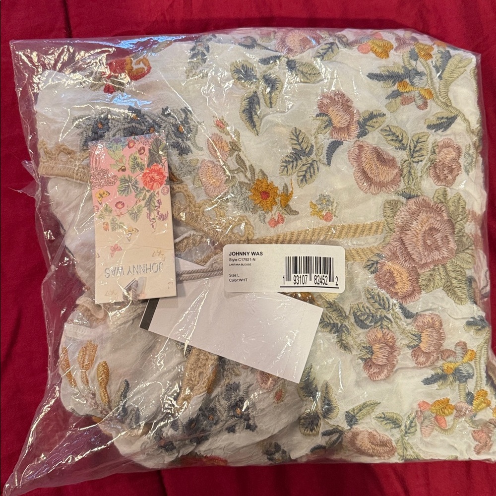 NWT! Johnny Was White Floral Embroidered “Lantana Blouse” - Picture 7 of 8